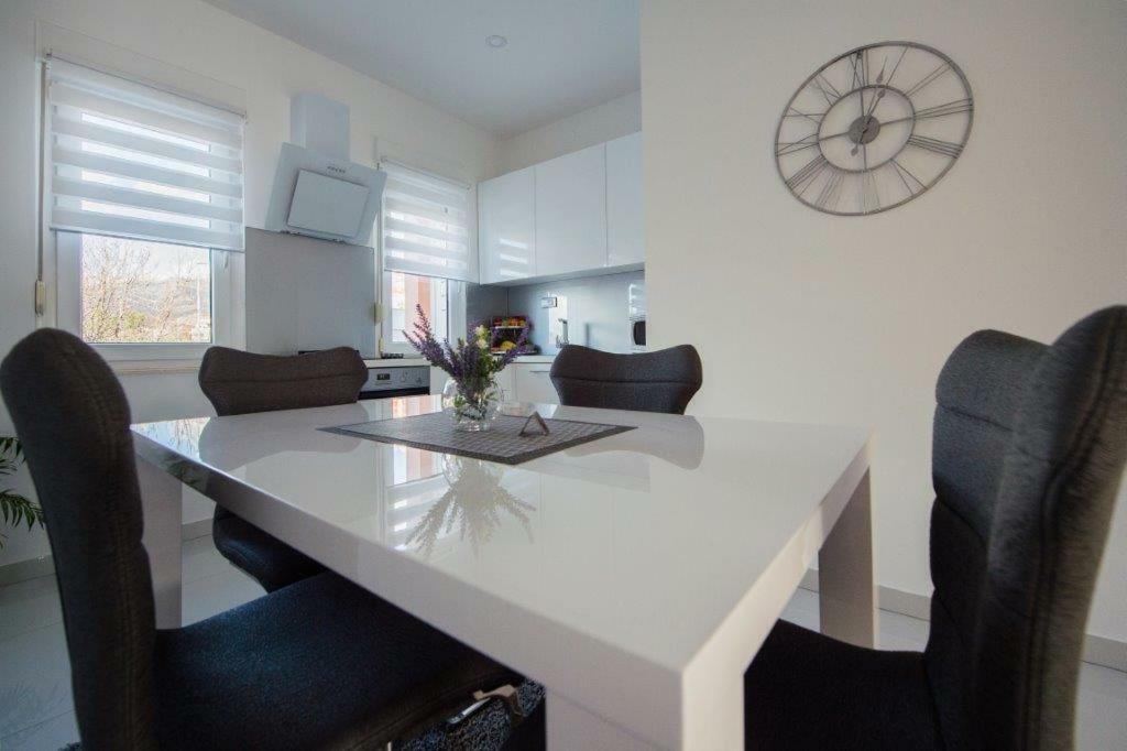 Apartment Sunce Podstrana Bagian luar foto