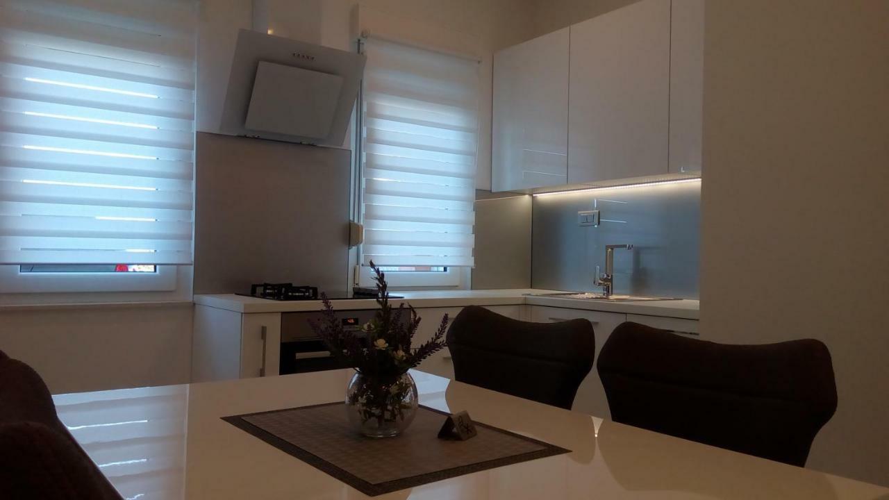 Apartment Sunce Podstrana Bagian luar foto